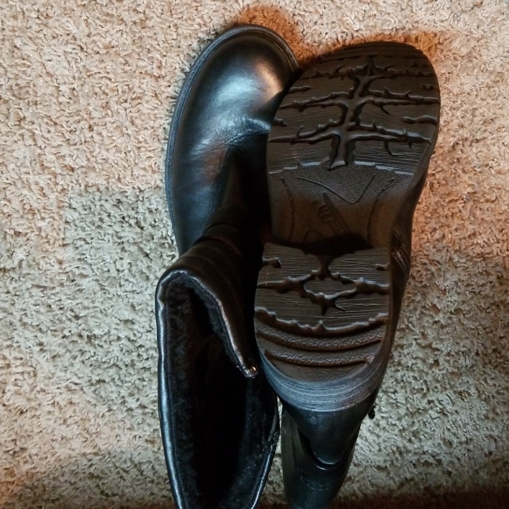 Boot - Picture 5 of 5